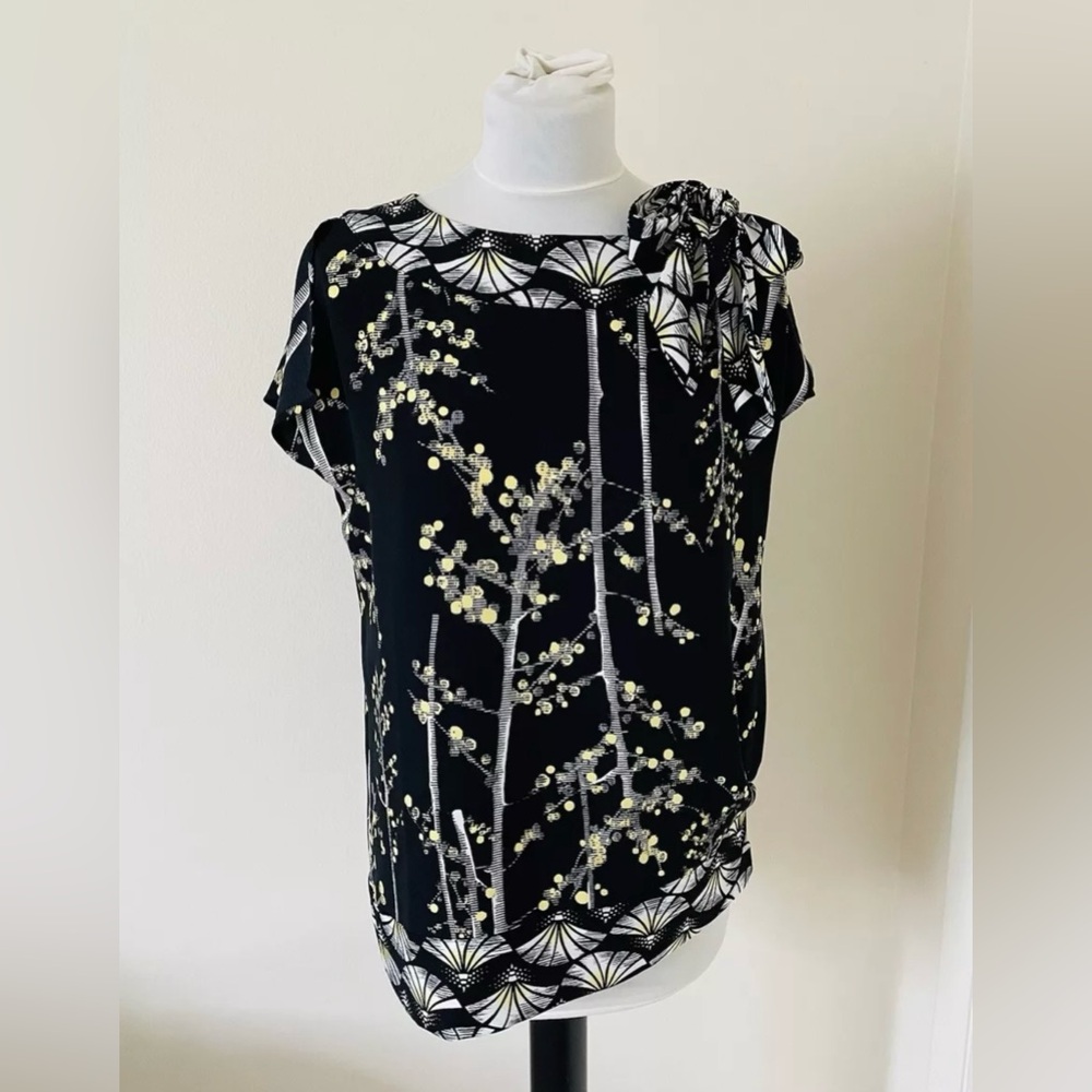 SOLD - Black Label By Chico’s Women Top Blouse Size S Slit Sleeves Floral